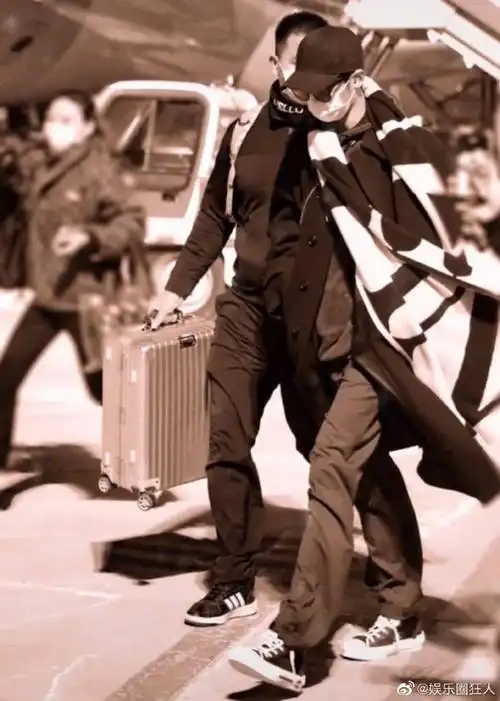 肖战走路气场好绝