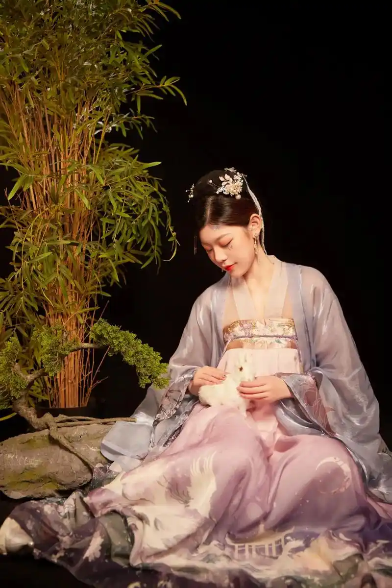 #汉服 #古风 #写真 爱上汉服了! - 抖音