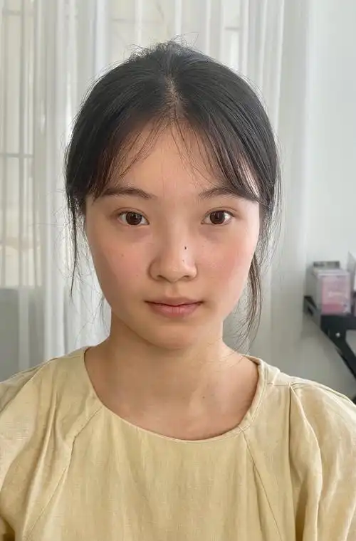 个人美妆班上课成果,附图2素颜照