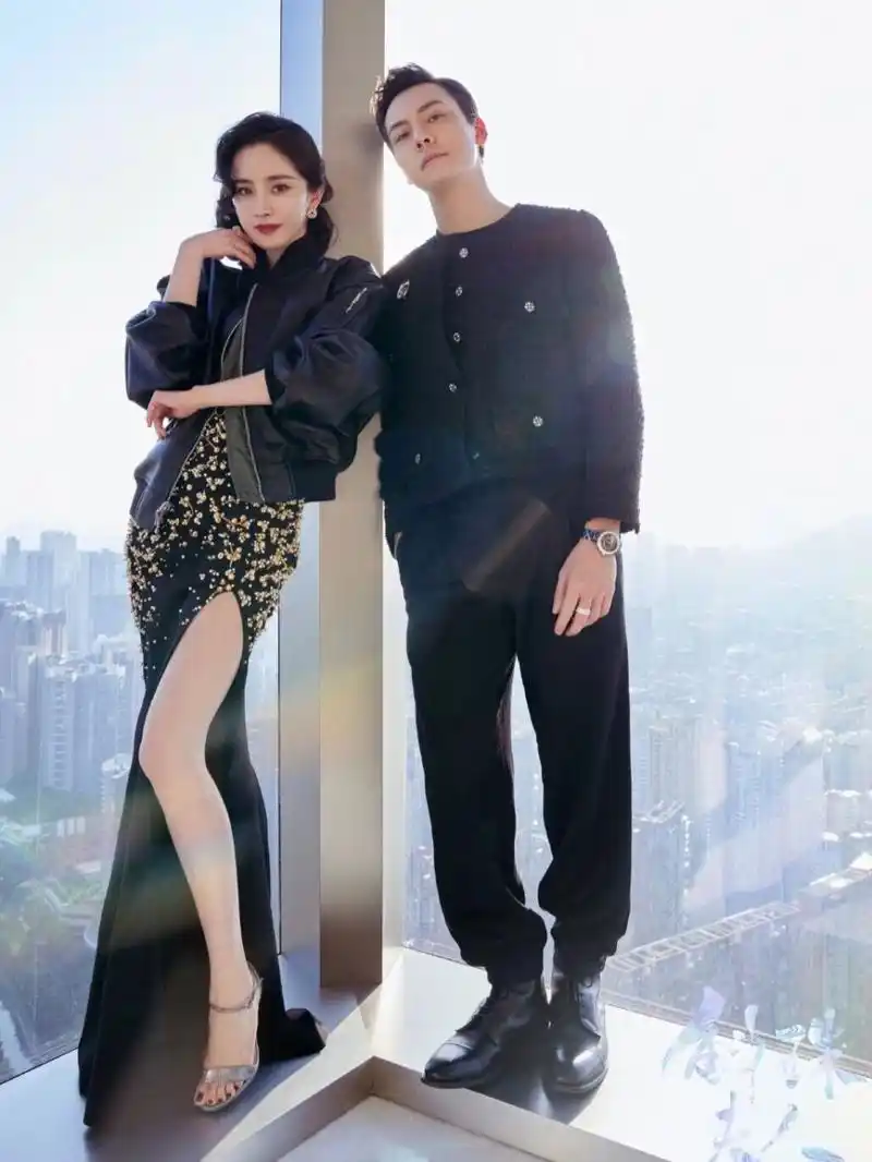 杨幂与陈伟霆同框合影