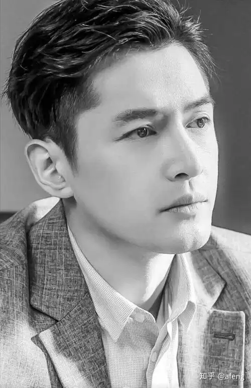 必须是我胡歌啊 看,贼帅贼帅的