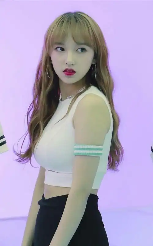 之前有人提到程潇嗯挺大的不愧是奶潇