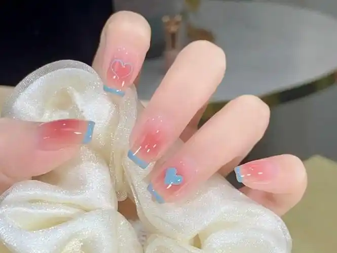 夏日腮红77法式蓝#超好看的美甲 #让我看看谁还不会秀美甲 #刚做的