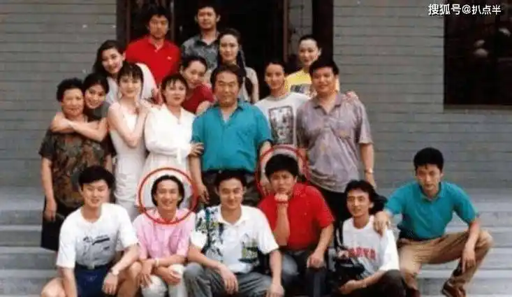 黄磊被深扒,人设岌岌可危:从初代文青到"包浆小男人",图什么