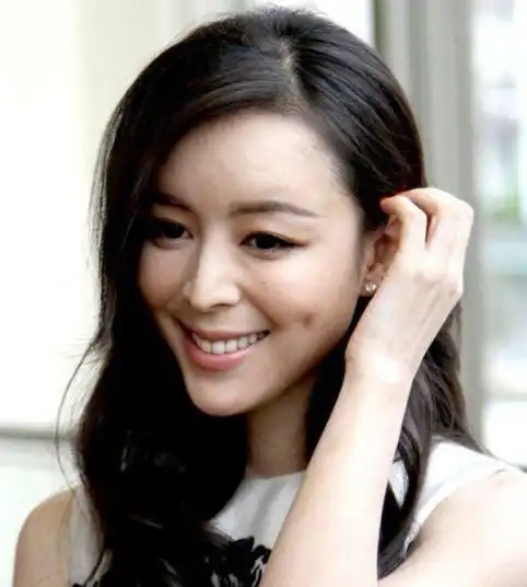 7,张静初   张静初五官精美,看起来没有太多特性,可是面庞无瑕疵