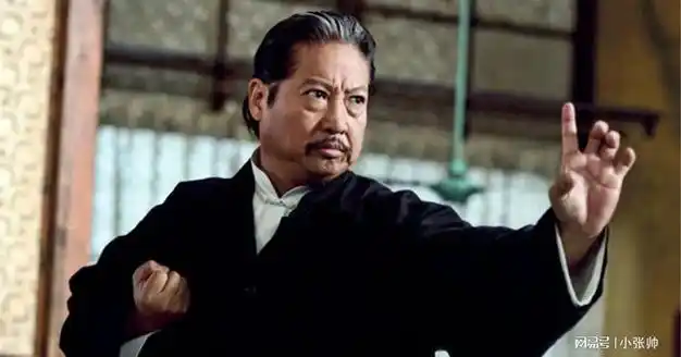 洪金宝说的都是真的,香港娱乐圈只有周星驰在向家活出了尊严|向华强