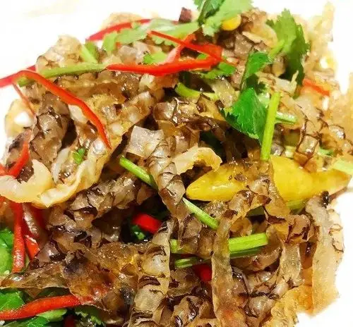 夏日简易凉菜凉拌鱼皮冰凉脆爽香辣开胃下饭67又下酒