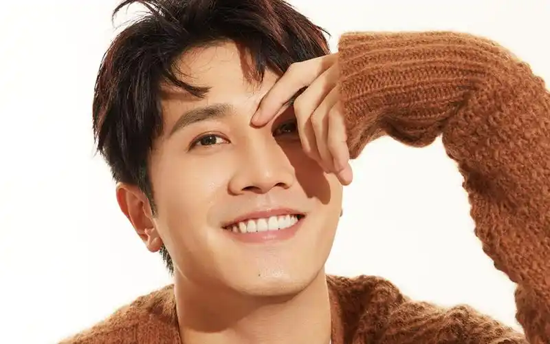 彭冠英阳光帅气写真图片桌面壁纸高清大图预览1920×1200_大陆明星