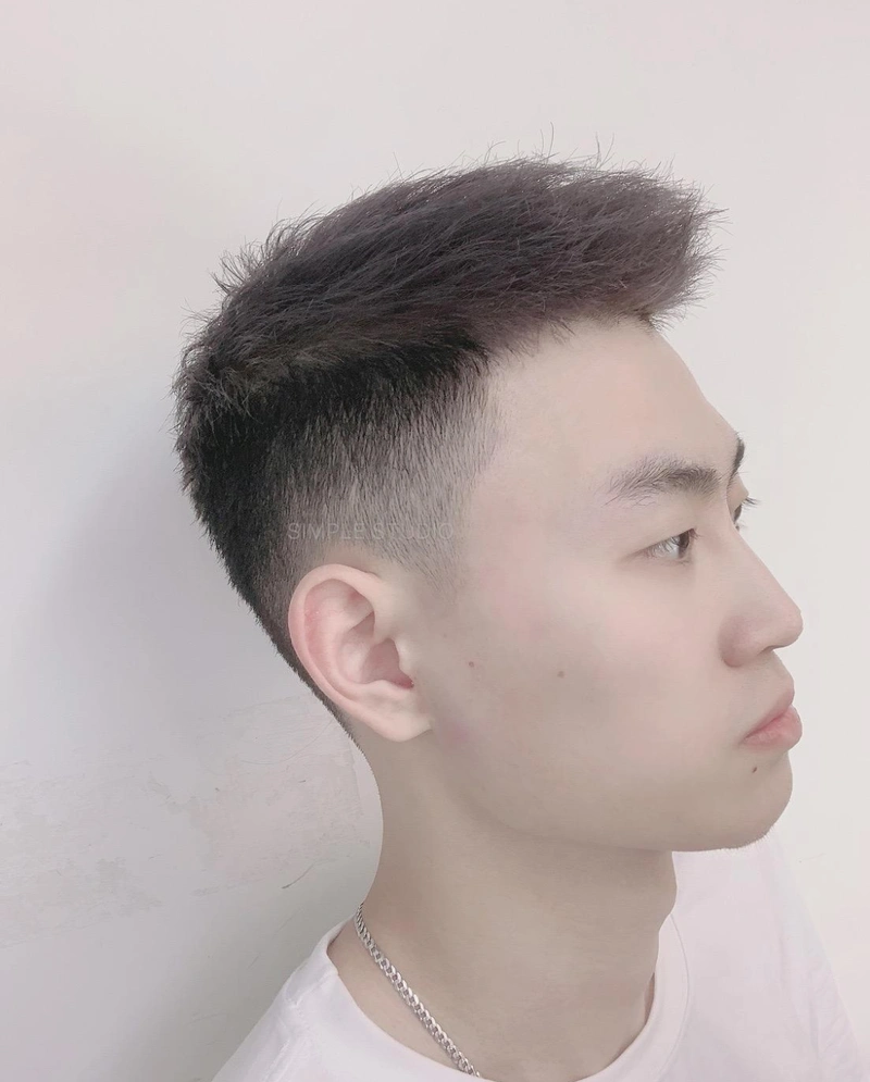 当下"最火男士发型"19款,蓬松时尚显精神,帅气的男生都在剪_头发