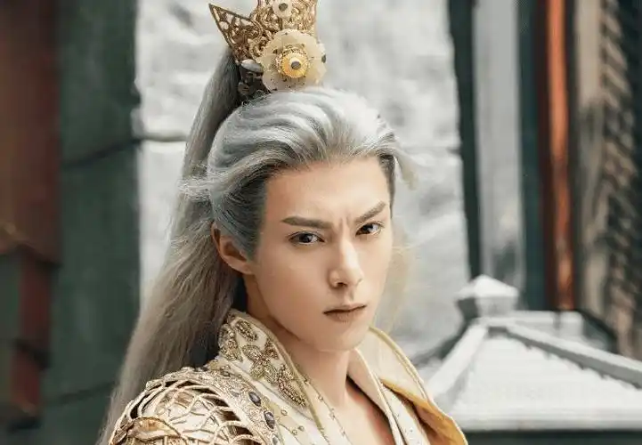 盘点白发古装男神,王鹤棣,肖战垫底,榜首为新晋顶流_龚俊_造型_遇龙