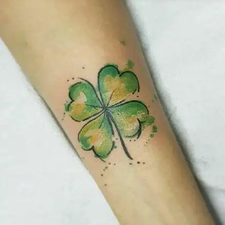 代表幸运的四叶草纹身图案(7/9)