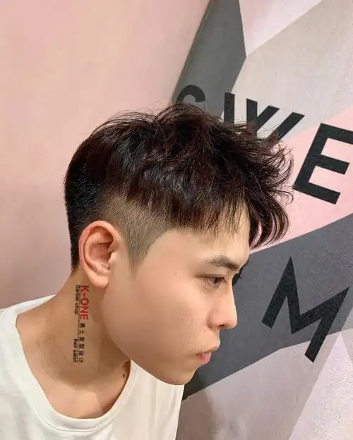 男生剪什么发型好看