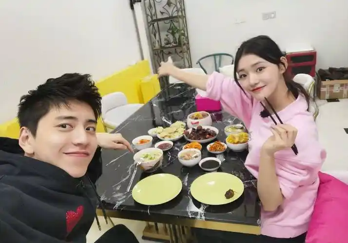 明星本名:林允叫费霞,赵今麦叫赵頔麦,任嘉伦叫国超.