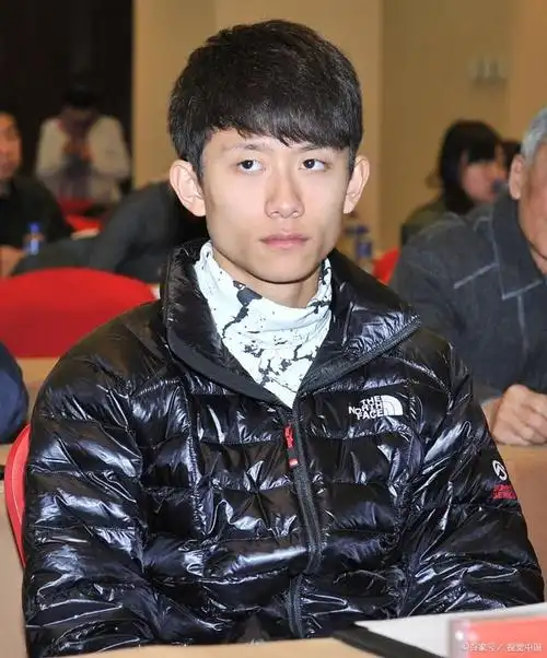 张一山:从童星到实力派,为何陷入演艺低谷?