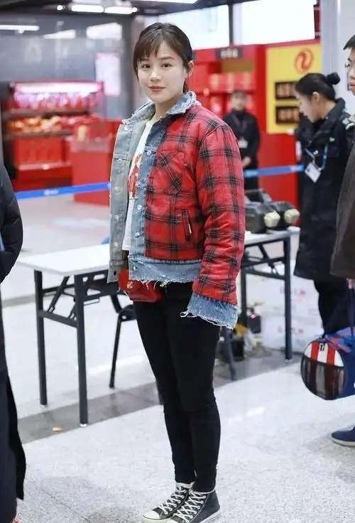 尽管马思纯拥有一米七的高挑身材,但她的体质却容易积聚脂肪,使得她在