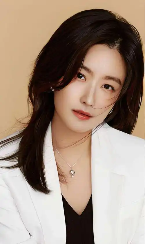 原创演员徐百慧女知青专业户出道18年0绯闻38岁未婚未育很幸福