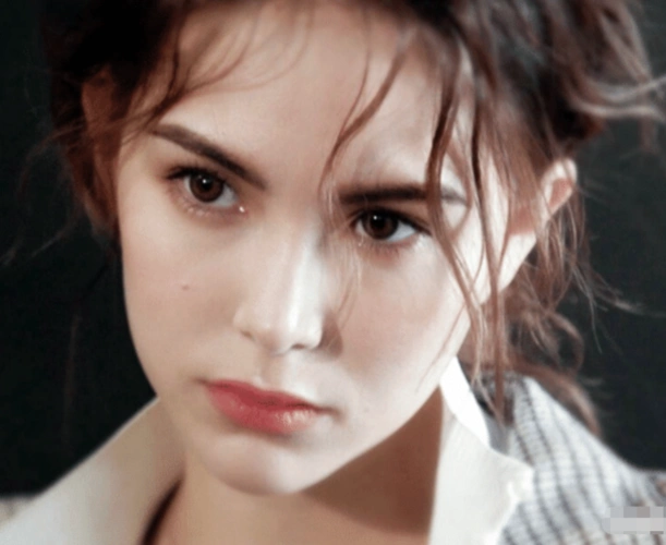 有种高颜值叫"混血儿",杨颖2国,昆凌3国,而他竟是10国混血?_腾讯新闻