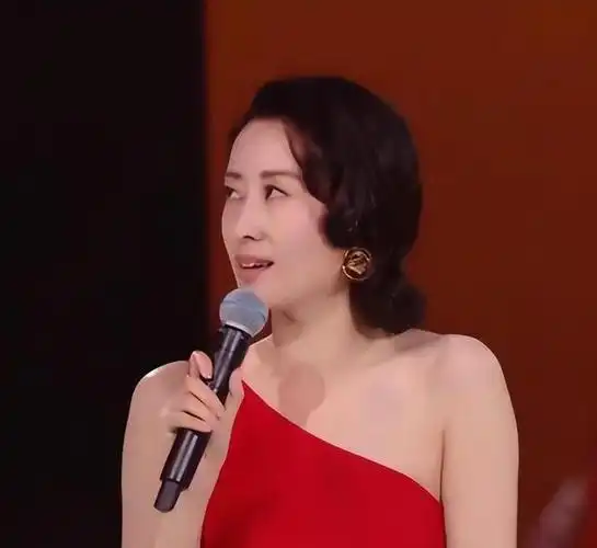 刘敏涛和文淇两位备受观众认可的实力派演员在剧中却频频摇头晃脑,挤