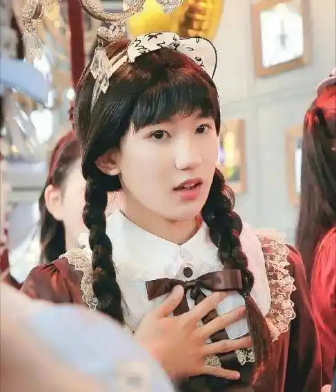 女装大佬明星,王源可爱,王一博帅过麻豆,肖战掰弯无数直男_印象_治愈