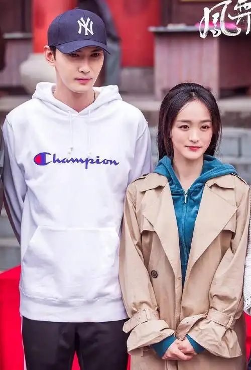 人称小周迅的她霸占白敬亭微博置顶多年颜值演技碾压倪妮