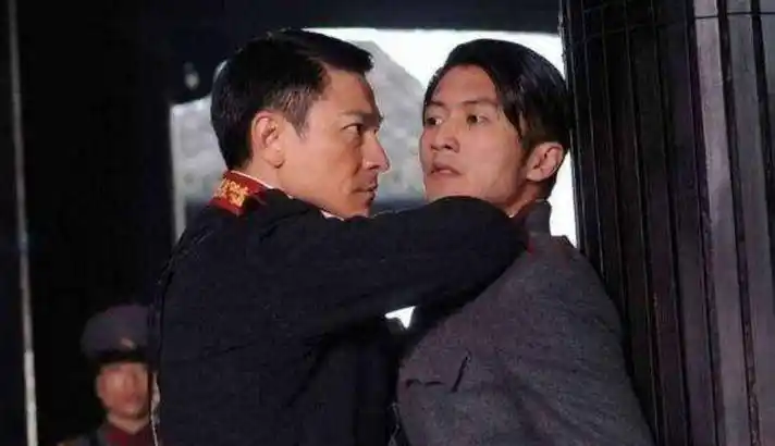 被刘德华亲吻过,如今已成国际巨星,名气不输刘德华_谢霆锋_实力_方面