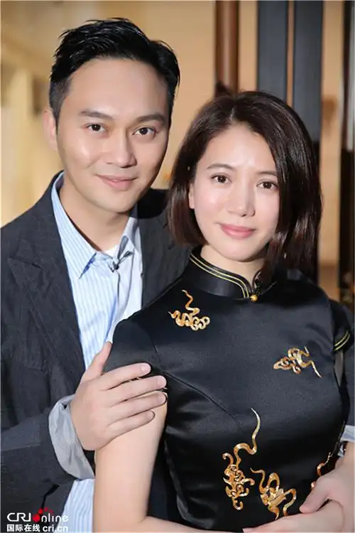 张智霖袁咏仪《一年级》"互黑" 秀恩爱套路多