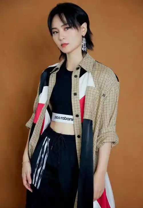 40岁未婚未育的"超女"周笔畅,人生新篇章,重新定义幸福与成功