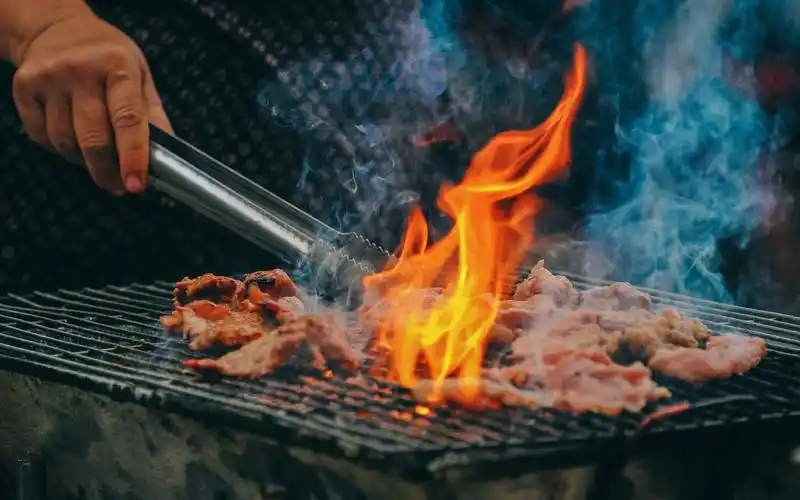 夏日里烧烤季壁纸图片