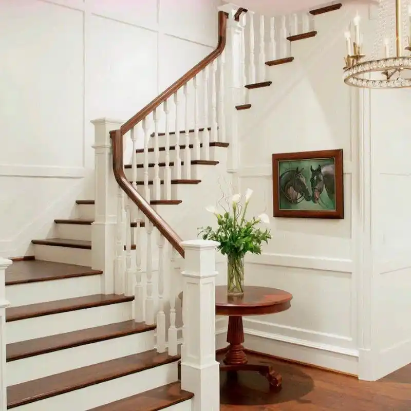 楼梯是复式loft里必不可少的,一组漂亮的原木色楼梯案例.