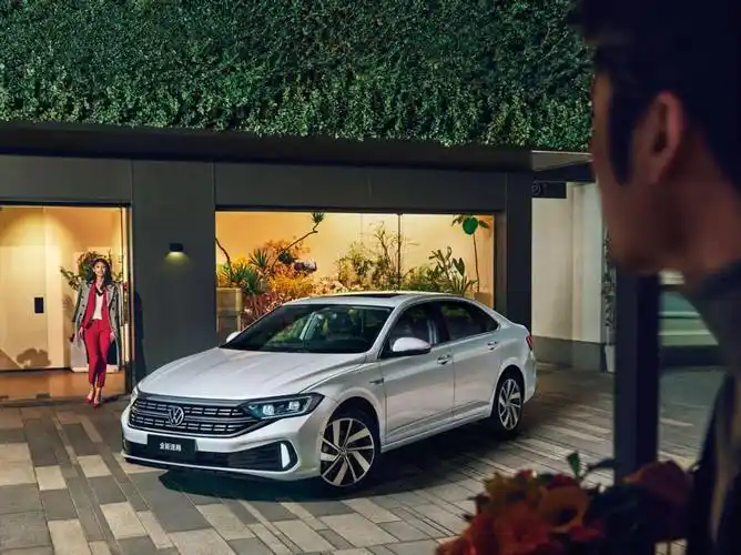 而新速腾这次在动力上的诚意.让消费者在性能家轿上可以有新的选择.