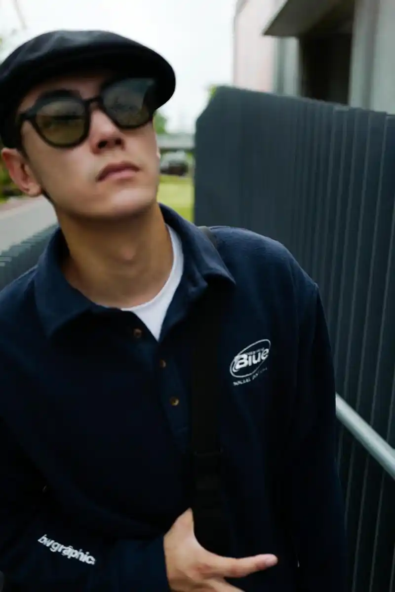 纪凌尘晒最新写真照腿太长肌肉线条清晰可见令众多女生尖叫