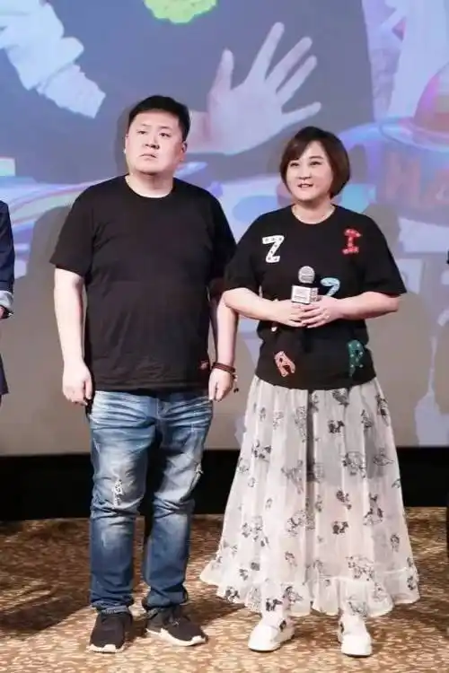 贾玲隐婚6年!聪明的她成功事业爱情双丰收!_婚姻_保护_年龄