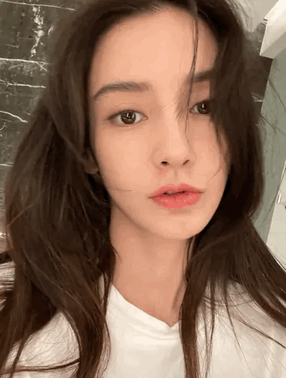 杨颖素颜也很美