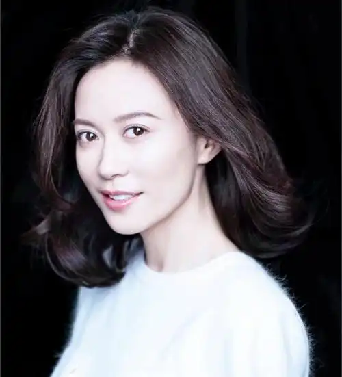 刘涛状态真好一个发箍减龄20岁分享适合40女人的短款发型