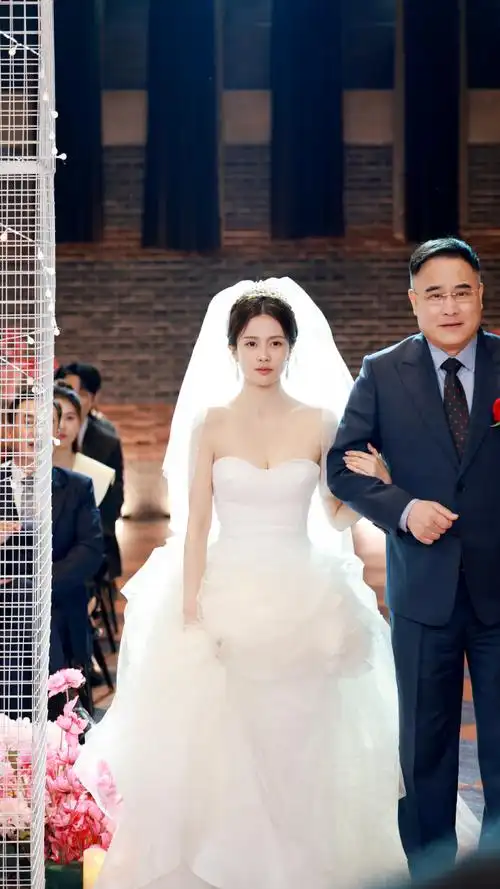 白鹿以爱为营##白鹿郑书意