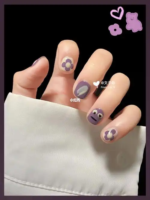 可爱花花短指甲美甲紫色ins风也安排上啦