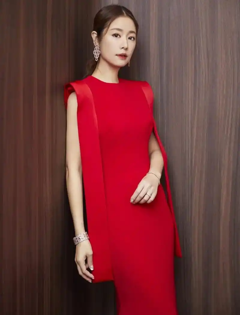 【林心如回应周杰吻戏伸舌:都是工作】6月18日,林心如出席某活动.