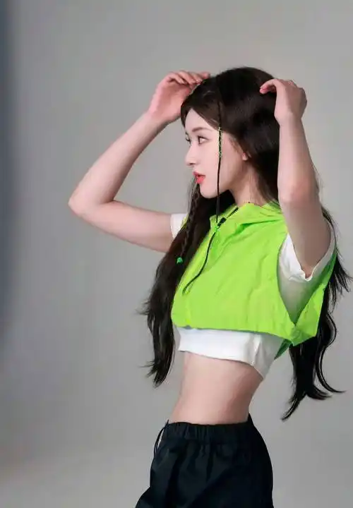 赵露思多巴胺运动风的服装,每一套穿搭都元气满满!_裙子_造型_风格