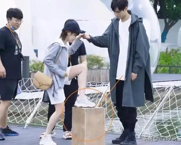 却烦恼"长太高",这7位男星的身高太不懂事|于小彤|彭冠英|高伟光