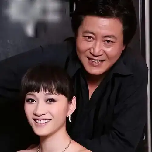 李小冉:娱乐圈的"大号水蜜桃",独立反叛的魅力女神|鄢颇|梅婷|孙东海