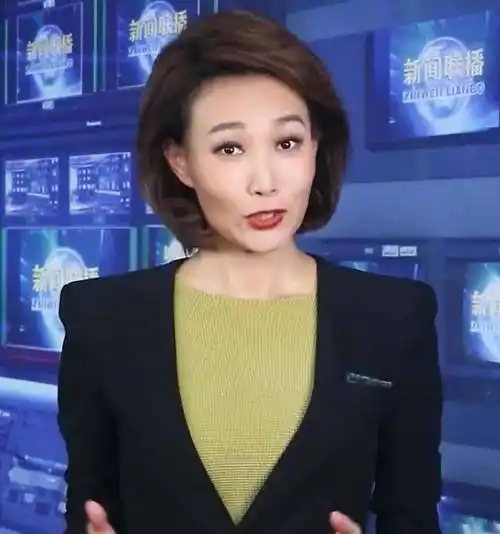 央视美女主持人李梓萌:贷款上班,47岁仍未婚,婚恋成父母心病_同学