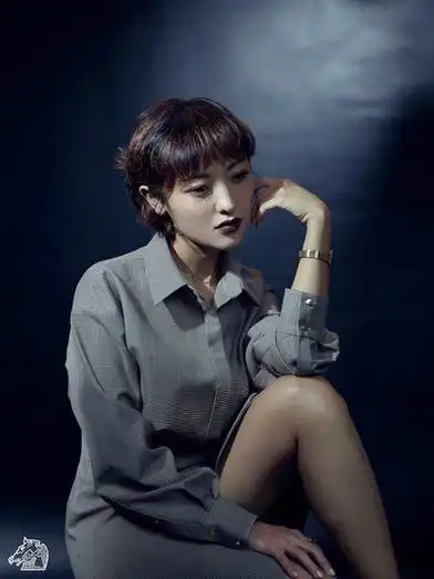 电影《幻土》展映 粉丝又见郭月热情包围