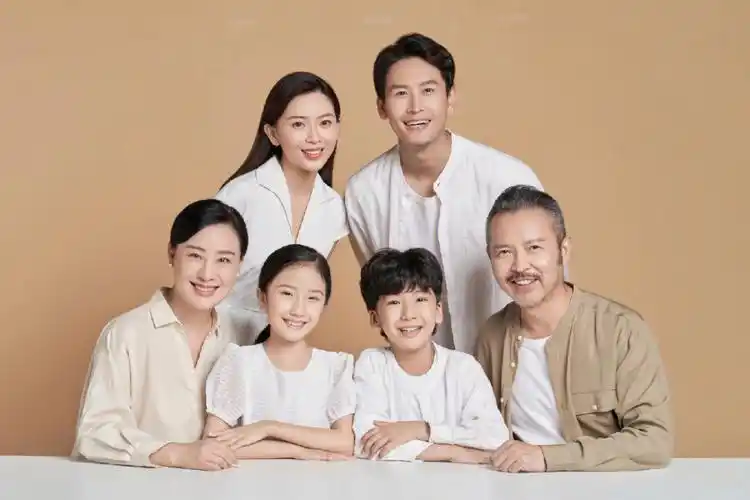 整整齐齐的一家六口78温馨全家福