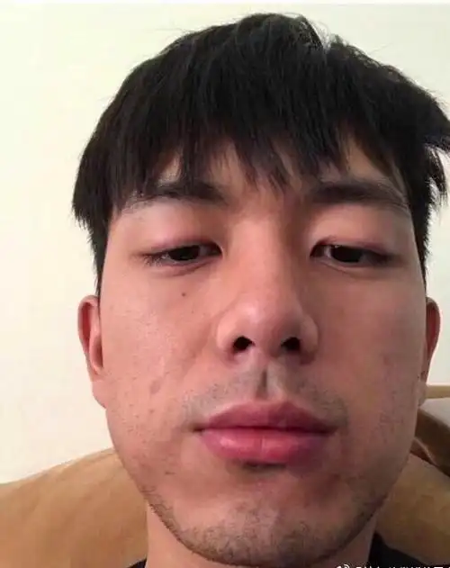 姐姐的明眸皓齿足以让万人臣服,我愿永远守护解解