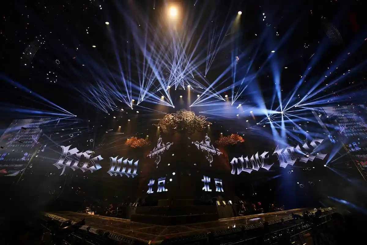 5月11日,"天·地·东·西·alive tour吴亦凡2019巡回演唱会"北京站