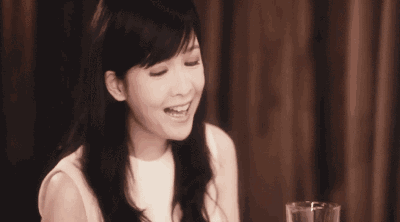 [八分钟运动]为何51岁的她比21岁的你还少女?_周慧敏