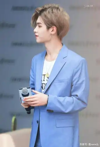 justin黄明昊奶萌酷帅侧颜大合集