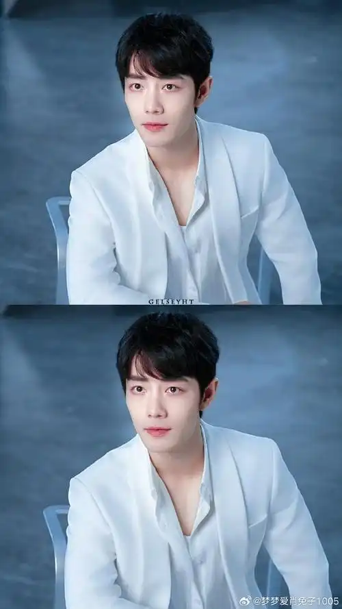 肖战青岛啤酒品牌代言人##肖战##肖战晒与爸爸妈妈背影照##肖战一天