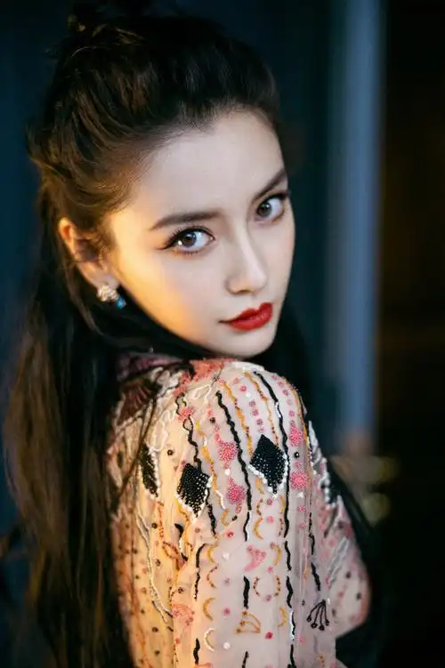 杨颖迪奥2021秋季男装大秀