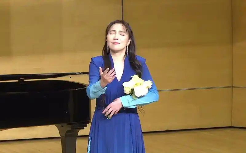 女高音歌唱家陈小朵深情演绎《摇篮曲(辽宁民歌)》声乐博士中期音乐会